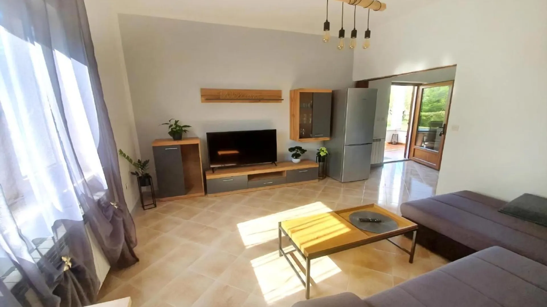 Renovierte Wohnung In Zambratija Mit Grossem Garten Umag