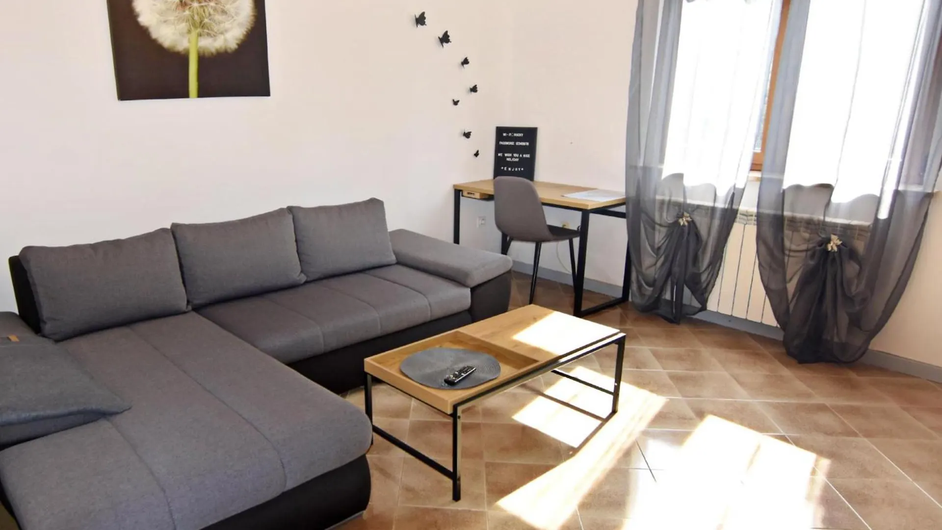 Apartment Renovierte Wohnung In Zambratija Mit Grossem Garten Umag Croatia