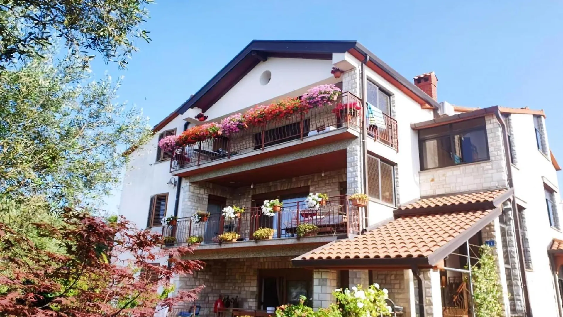 Renovierte Wohnung In Zambratija Mit Grossem Garten Umag Croatia