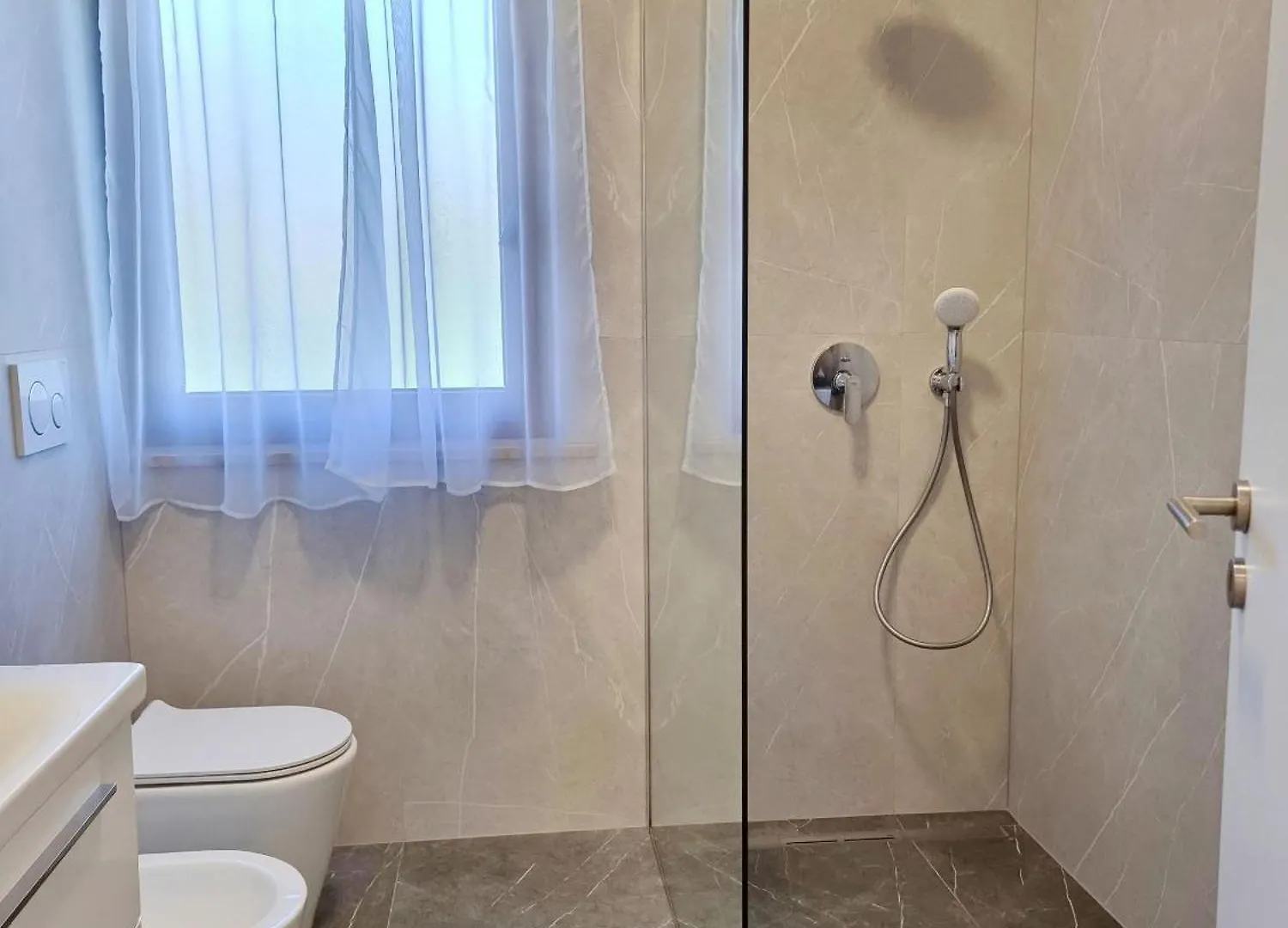 Apartment Renovierte Wohnung In Zambratija Mit Grossem Garten Umag